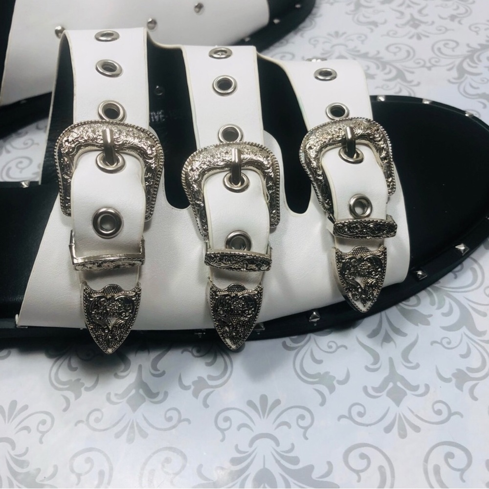 Henry Ferrera White Motive-100 Slip On Sandals